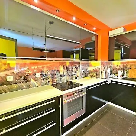 Apartment Red&yellow